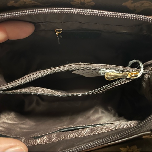 Brand new never used Leather Kaidifeiniroo Design. - Picture 7 of 9